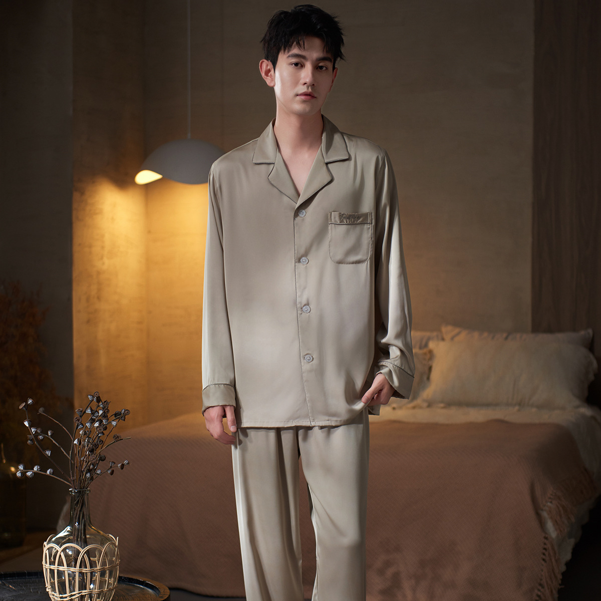 เสื้อผ้าผู้ชายสำหรับฤดูใบไม้ผล - Smart Home Simulation บทวิจารณ์และราคา