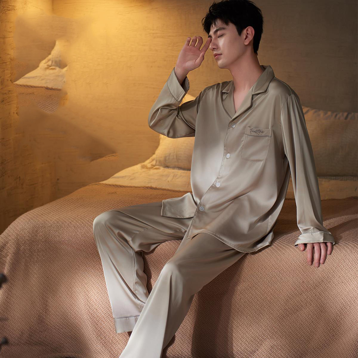 เสื้อผ้าผู้ชายสำหรับฤดูใบไม้ผล - Smart Home Simulation บทวิจารณ์และราคา